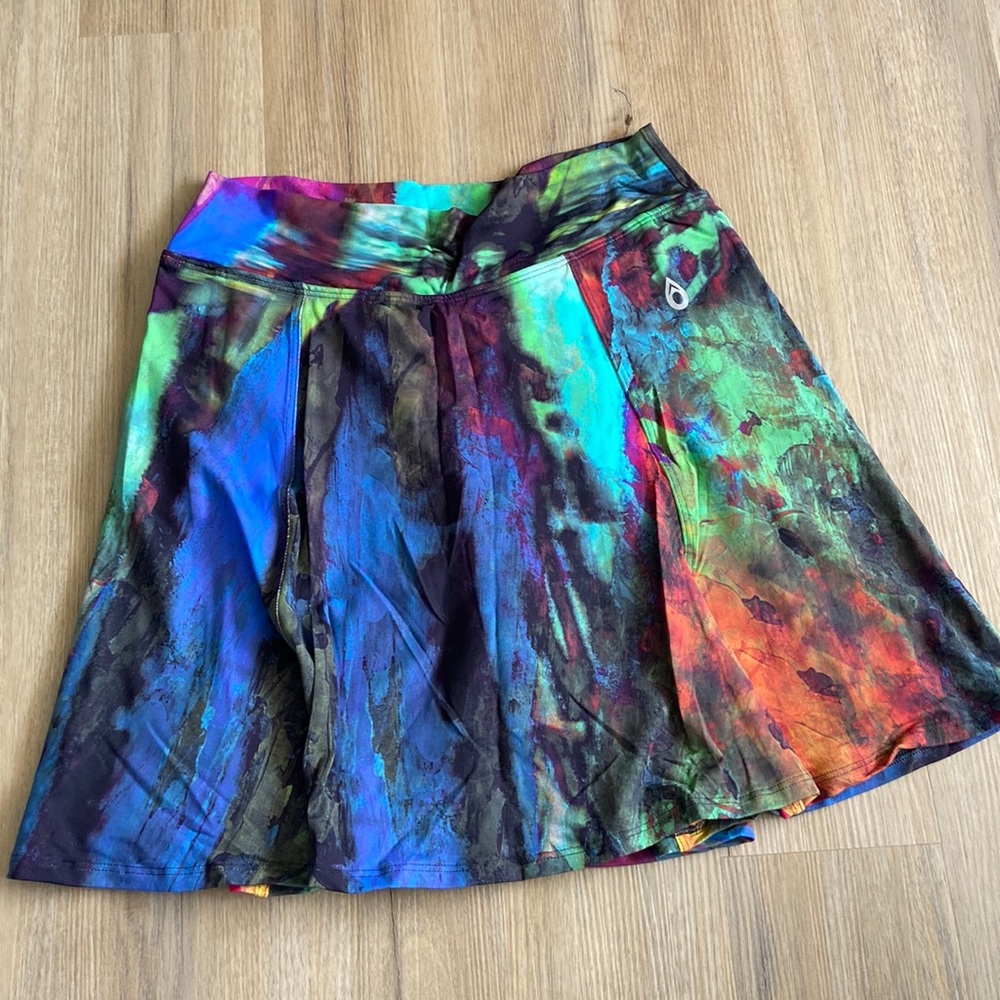 Women’s athletic wear skirt with shorts